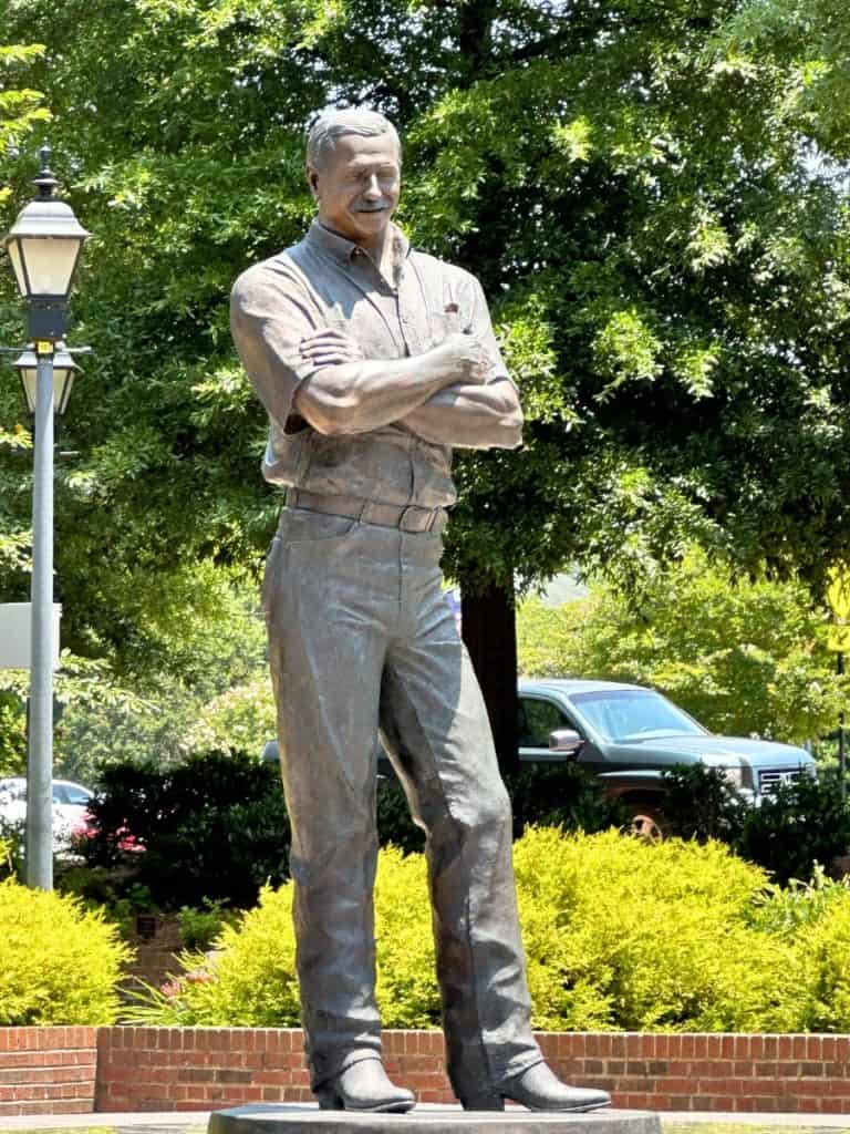 Dale Earnhardt Statue