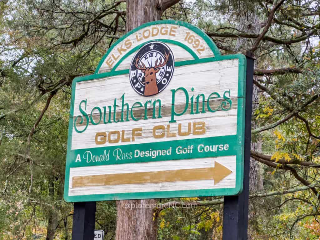 Sign for Southern Pines Golf Club
