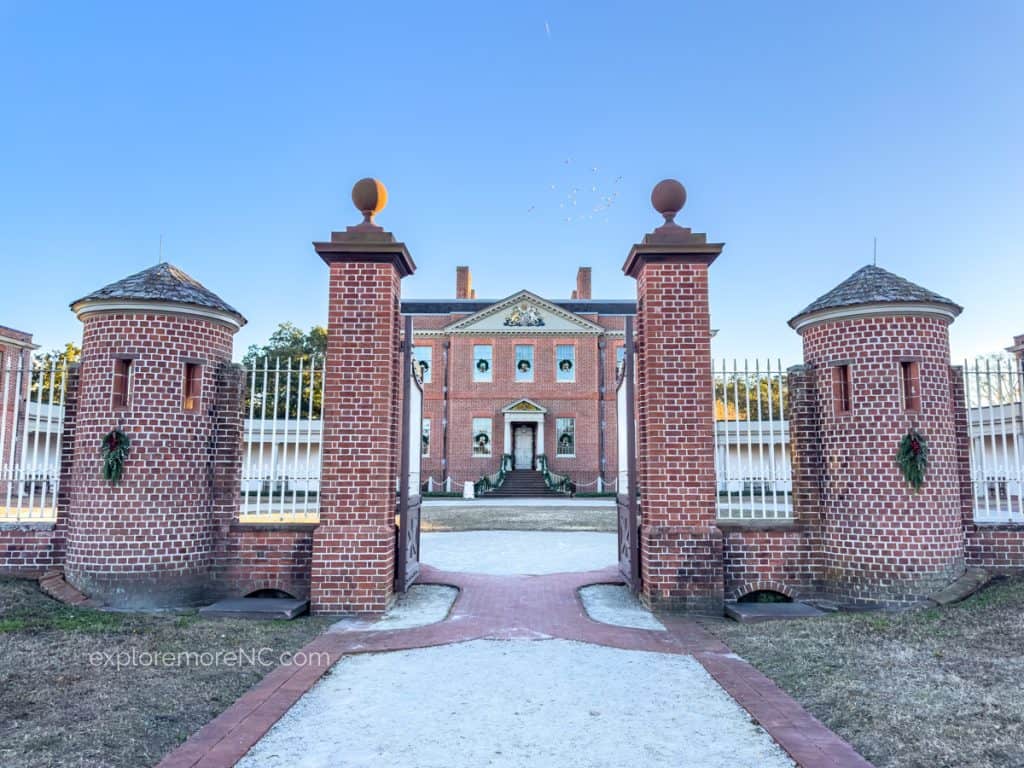 Tryon Palace entrance gates